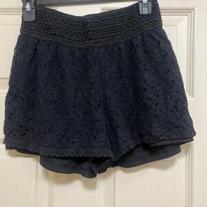 Maurice’s High Waisted Black Boho Shorts M